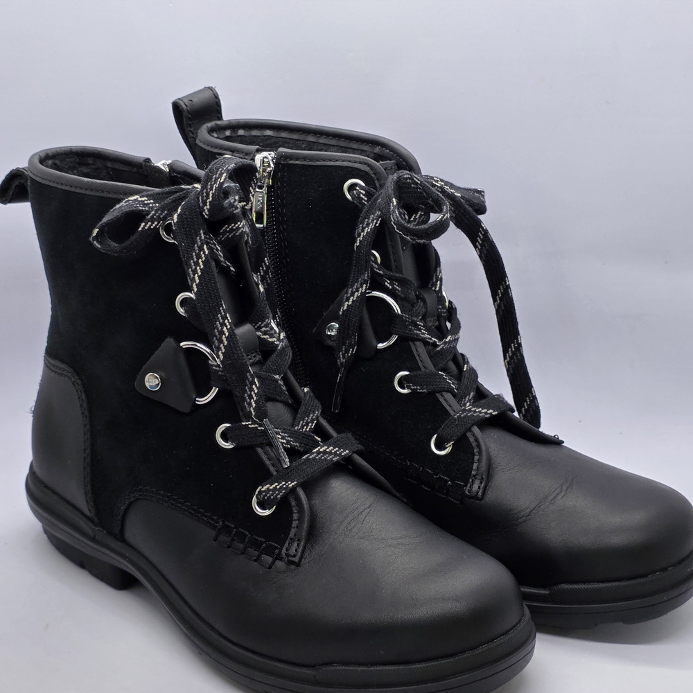 UGG Hapsburg Hiker BOOTS Shoes Women Ladies Sz 7 NWOT Great Quality & Value NEW!